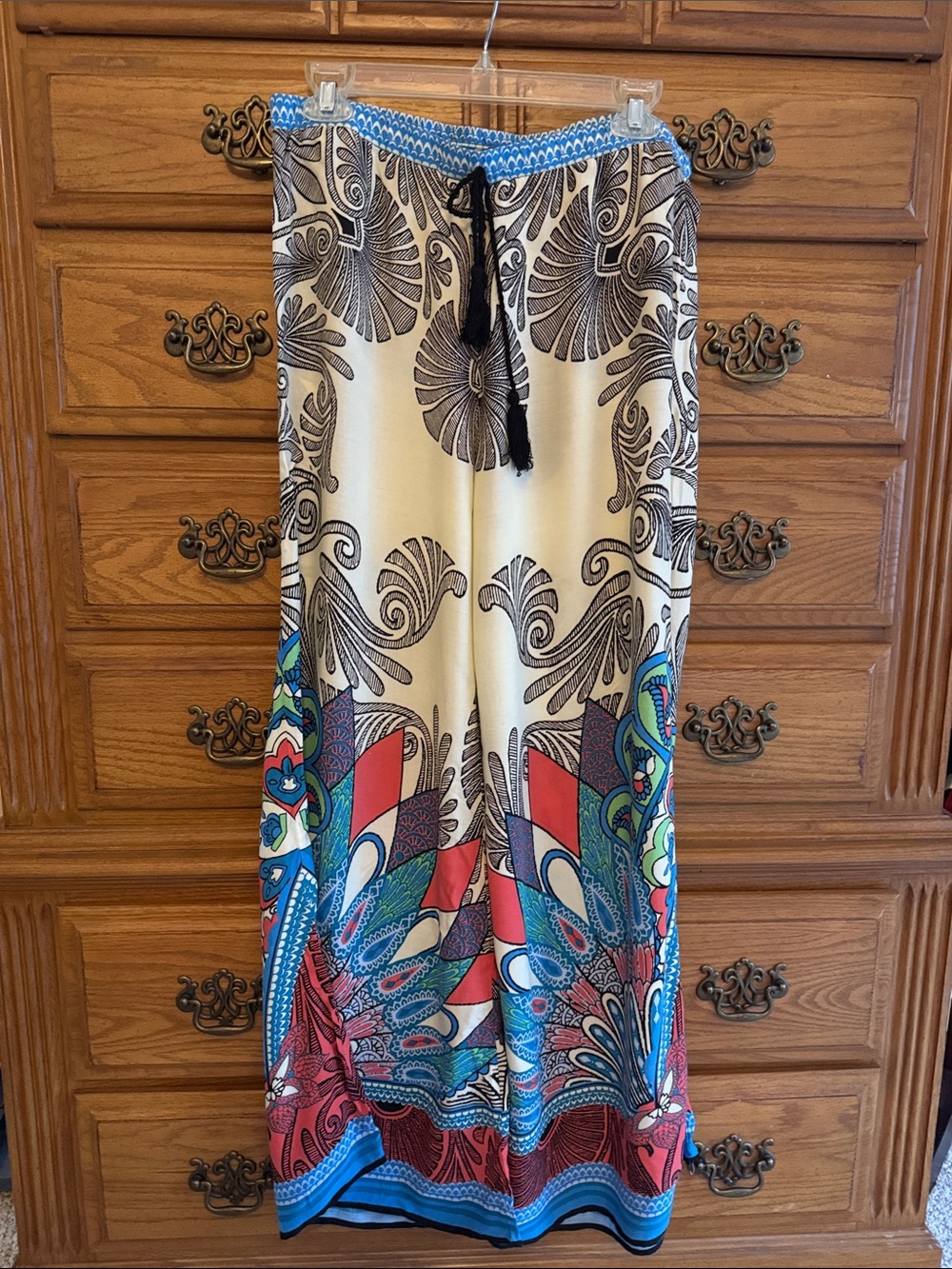 Women’s Cream & Multicolor Printed Pants